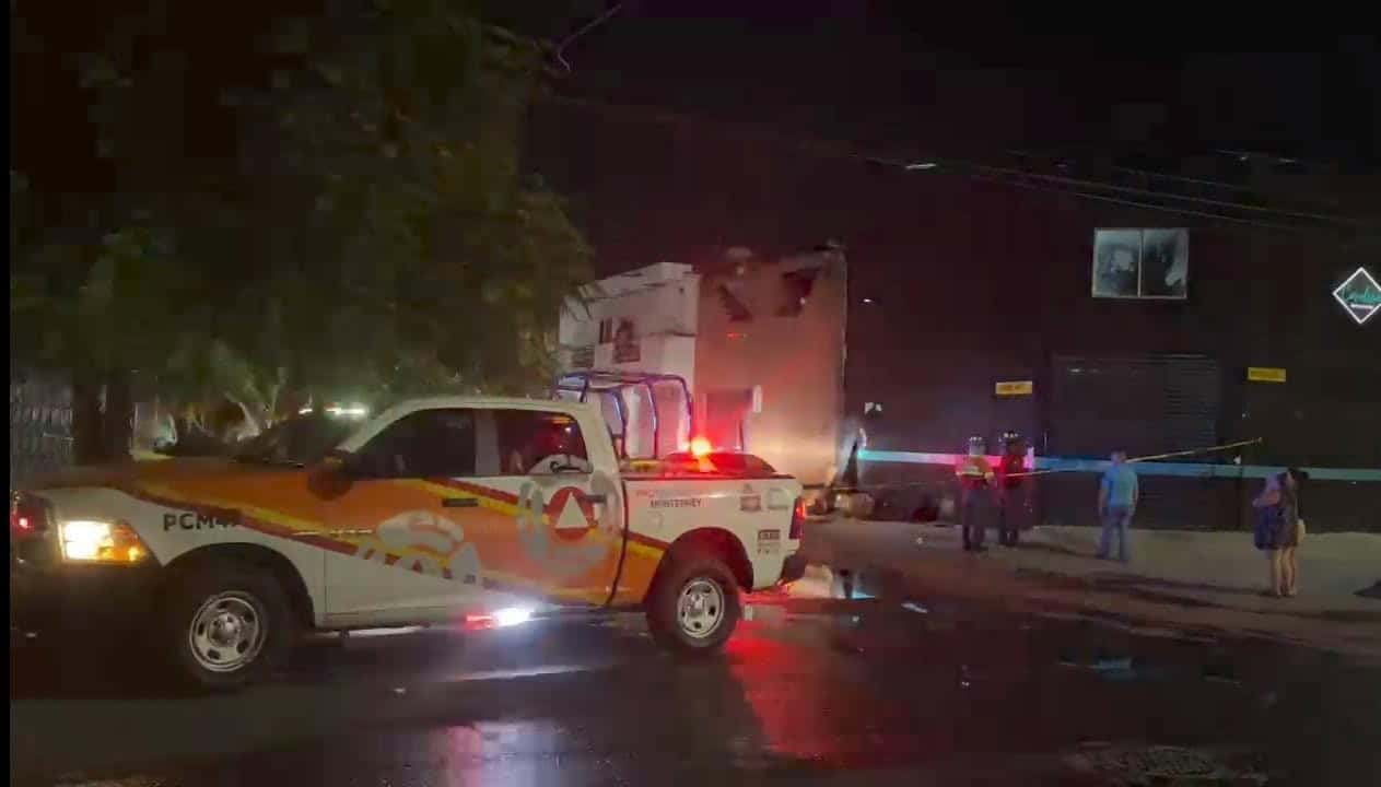 Luego de caer de al menos 15 metros en el momento de trabajar en una antena, un hombre murió la noche del lunes en un negocio de autopartes en la Colonia Moderna.