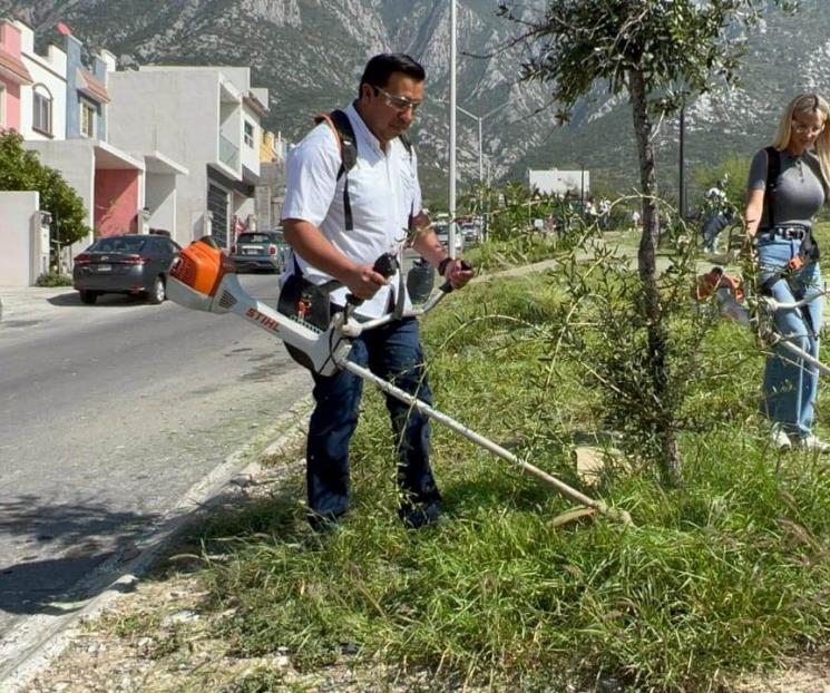 Dejan funcionarios de SC sus oficinas para trabajar en la calle