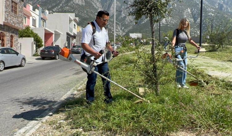 Dejan funcionarios de SC sus oficinas para trabajar en la calle