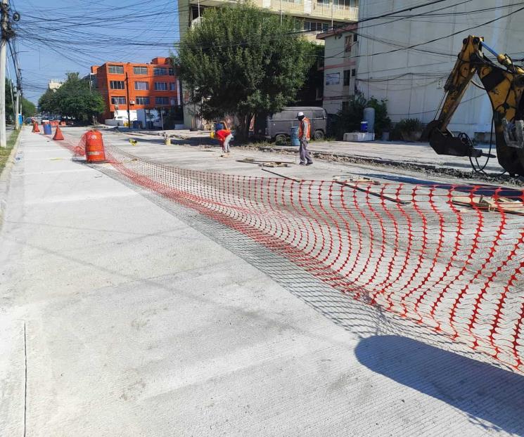 Tienen avance del 65% obras de calle Filósofos