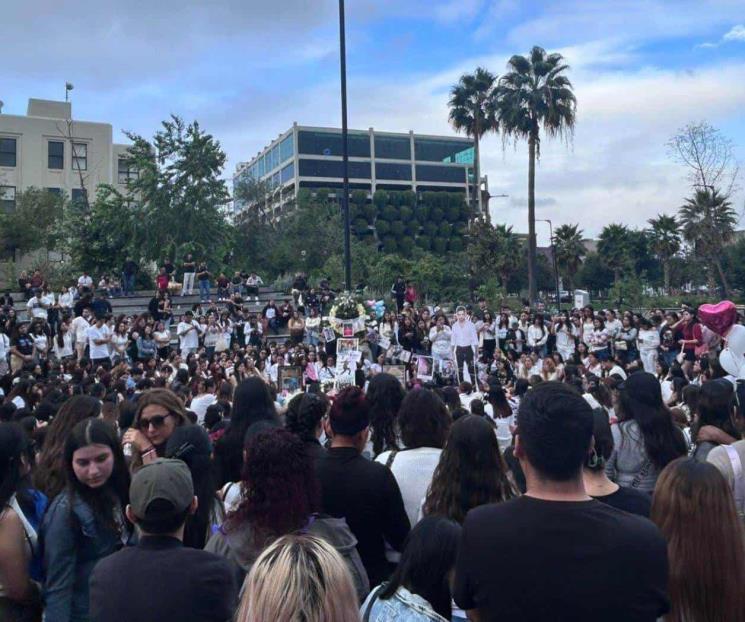 Fanáticas regias despiden a Liam Payne en la Macroplaza de Monterrey