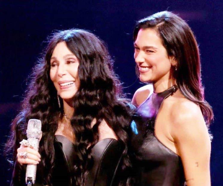 Cher y Dua Lipa protagonizan show en el Salón de la Fama