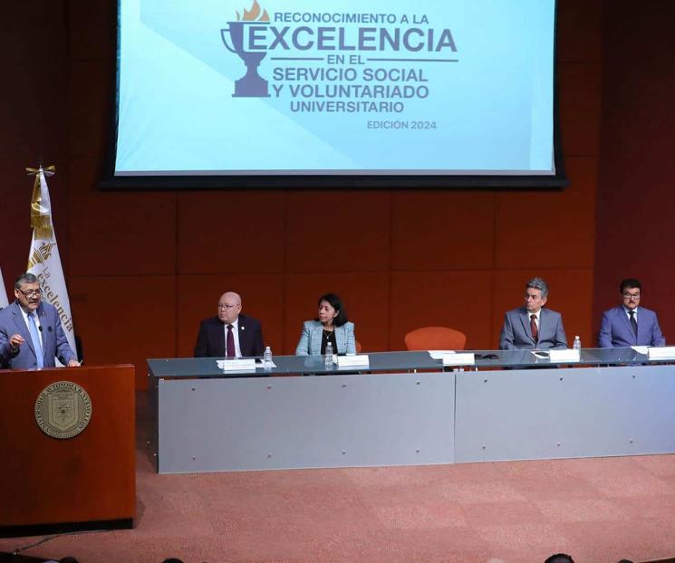 Reconoce UANL vocación de servicio de estudiantes