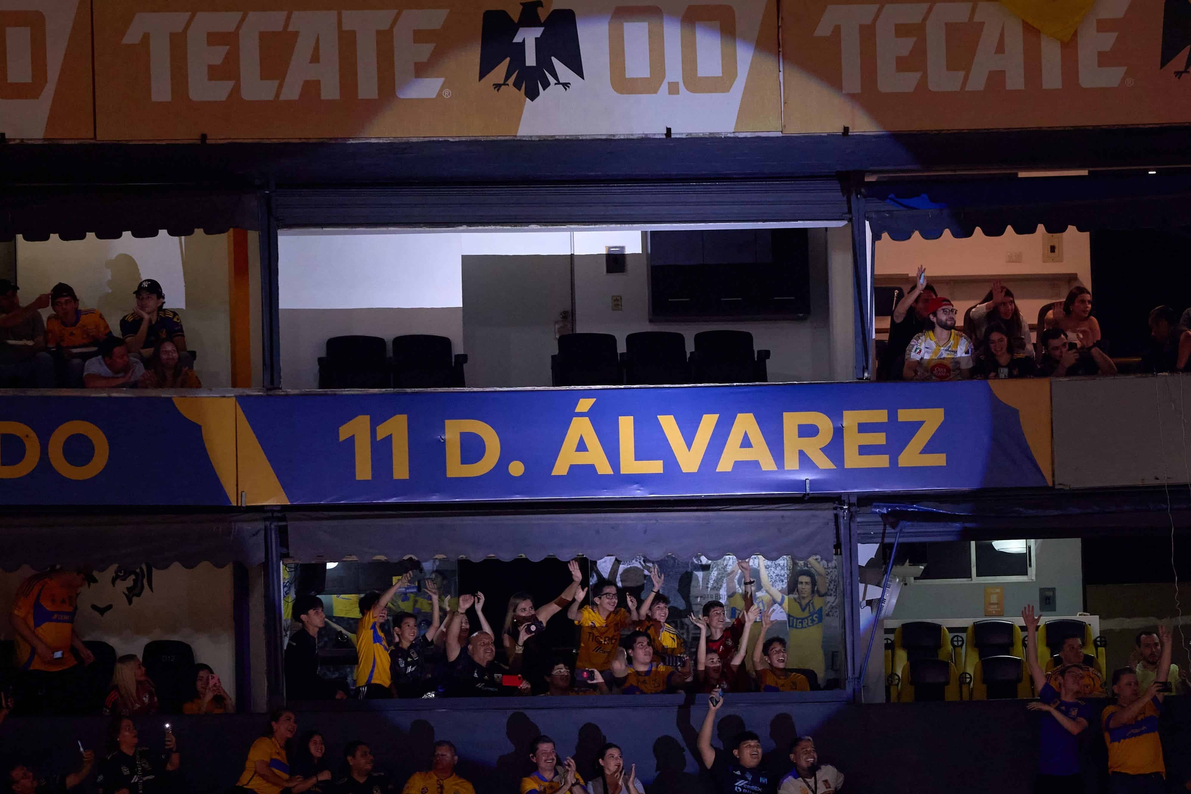 Anillo de Leyendas en honor a Damián Álvarez.