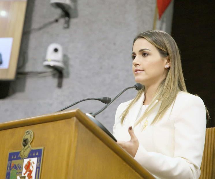 ‘Truena’ Lorena contra el secretario General de Gobierno