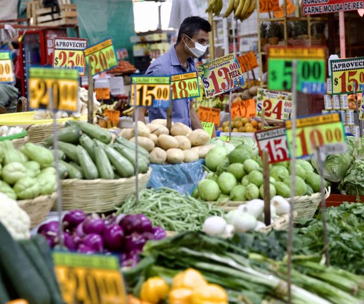 Alimentos impulsan a la inflación en octubre