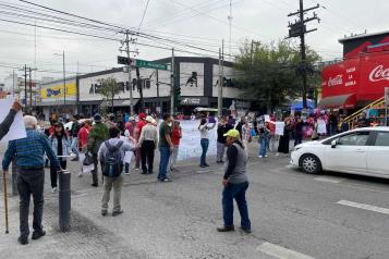 Bloquean usuarios Avenida Ju&aacute;rez en rechazo al tarifazo