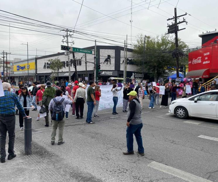 Bloquean usuarios Avenida Juárez en rechazo al tarifazo