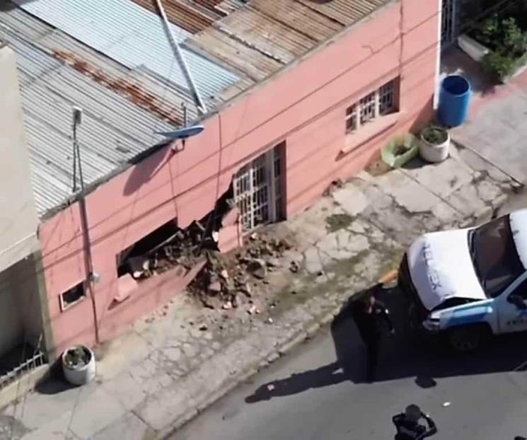 Se impacta camioneta en vivienda