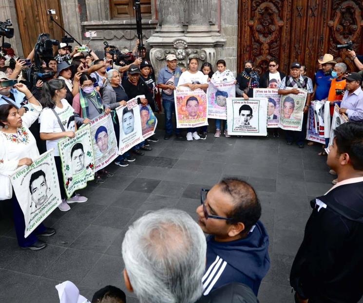 Sheinbaum alista fecha de reunión con padres de los 43 de Ayotzinapa