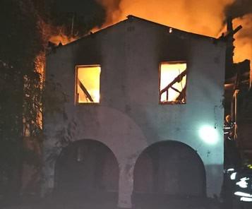 Se incendia casa abandonada