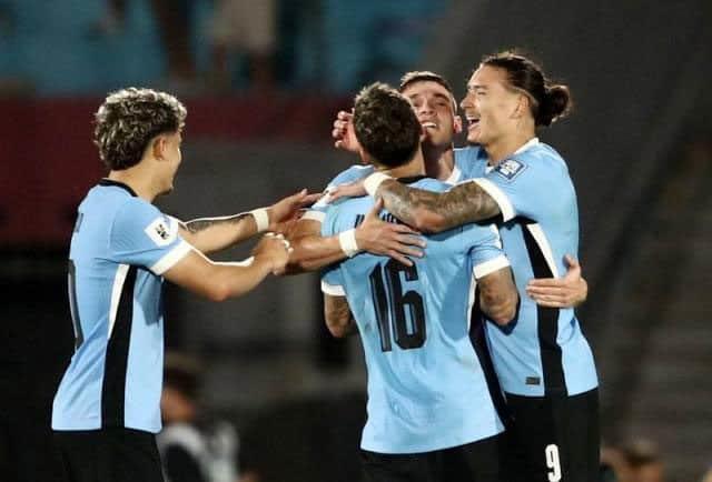 Uruguay vence 3-2 a Colombia