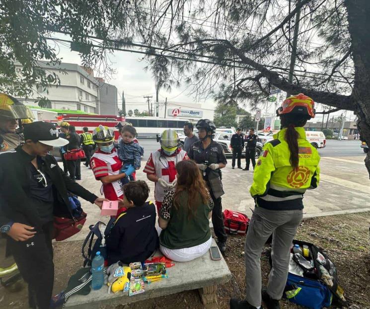 Chocan contra poste en San Pedro