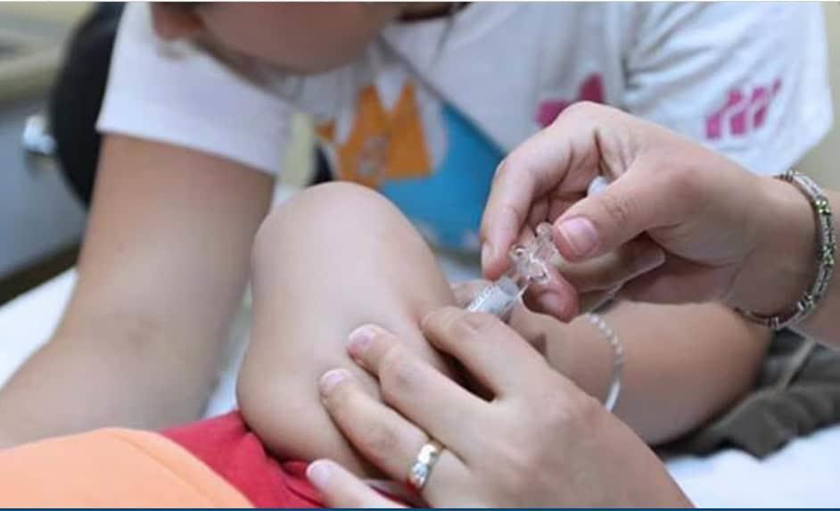 IMSS llama a vacunar a niños contra poliomielitis