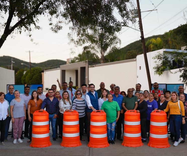 Entrega David de la Peña obras viales en Santiago