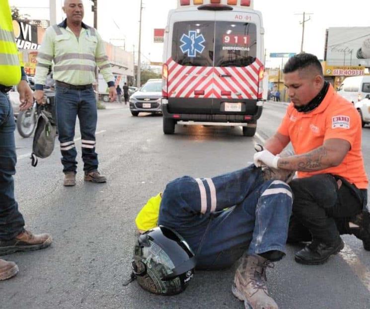 Embiste auto a motociclista