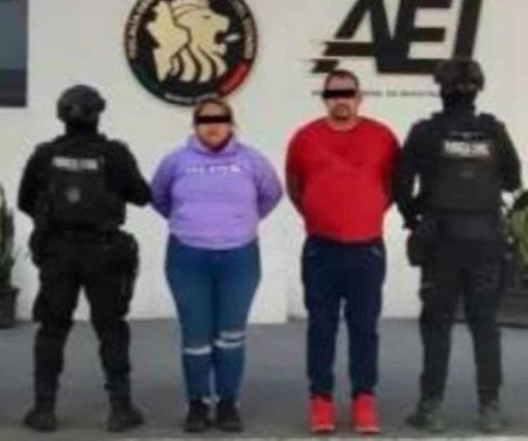 Detienen a pareja con armas y 47 bolsas de cristal, en Hidalgo