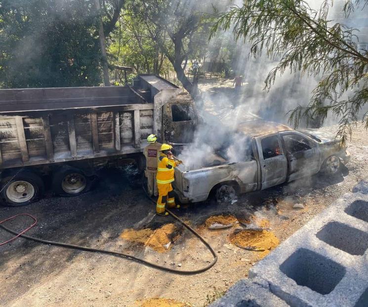 Se incendian dos automóviles en Montemorelos