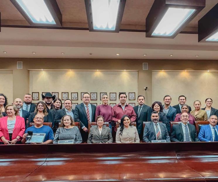 Entrega SC la medalla al mérito cívico a cinco ciudadanos