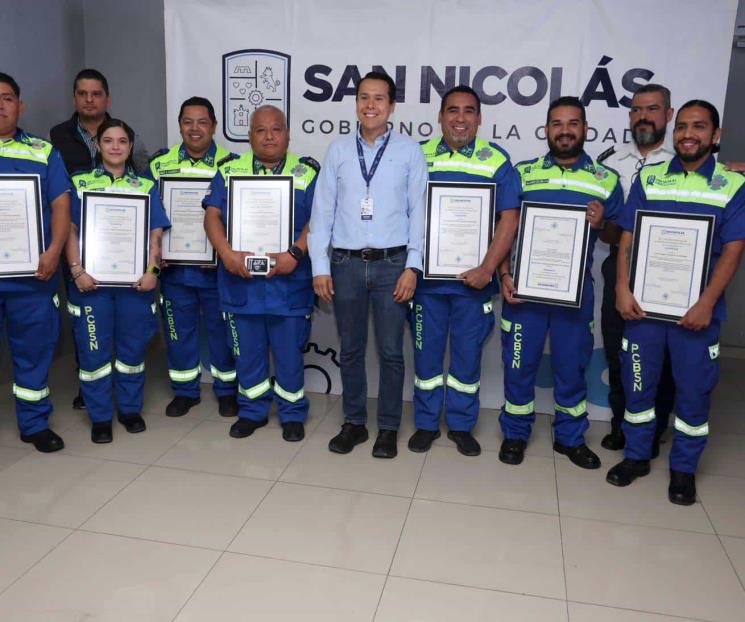 Celebran en San Nicolás los 50 años de su cuerpo de bomberos