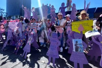 Se suma 8M a jornada contra la violencia hacia las mujeres
