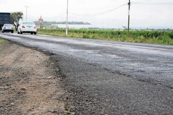 Urge mantenimiento a 39% de la red de carreteras del pa&iacute;s