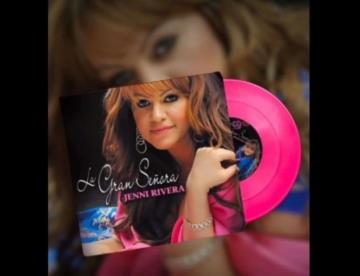 Publican el álbum La Gran Señora de Jenni Rivera en vinilo