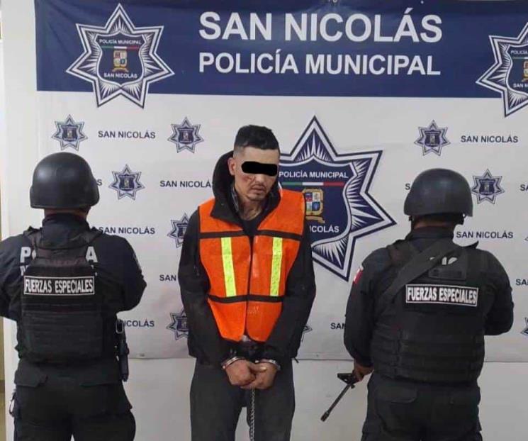 Cae con arma y droga