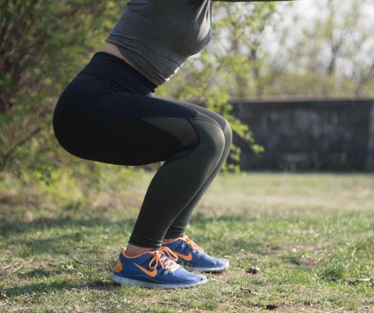 Cantidad de sentadillas para tonificar piernas con este hábito