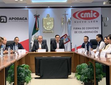 Firman convenio de colaboración el municipio de Apodaca y la CMIC