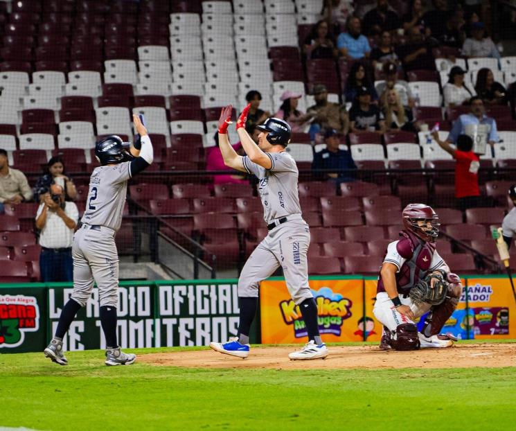 Le pegan Sultanes a Tomateros