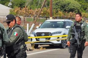 Abandonadan 6 cuerpos en camioneta  en Sinaloa