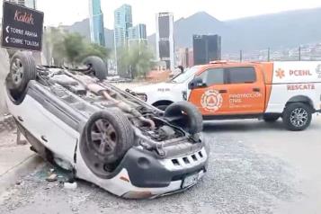 Vuelca camioneta tras sufrir falla mecánica