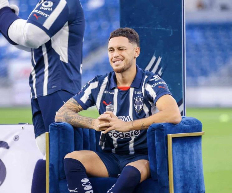 Técnico de Pumas, molesto debido a que jugó Lucas Ocampos de Rayados