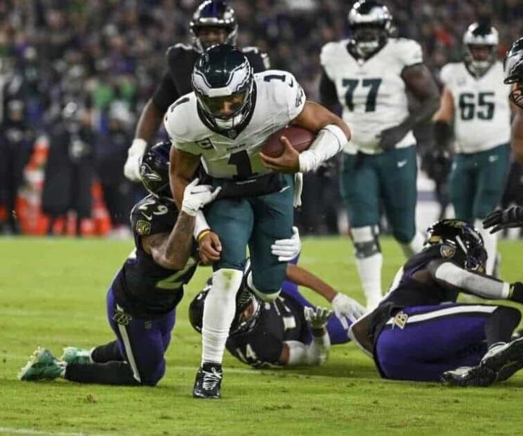 Eagles vence a Ravens y acecha los playoffs de la NFL