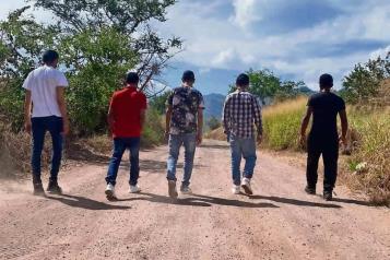 Inician c&aacute;rteles mexicanos proceso de militarizaci&oacute;n