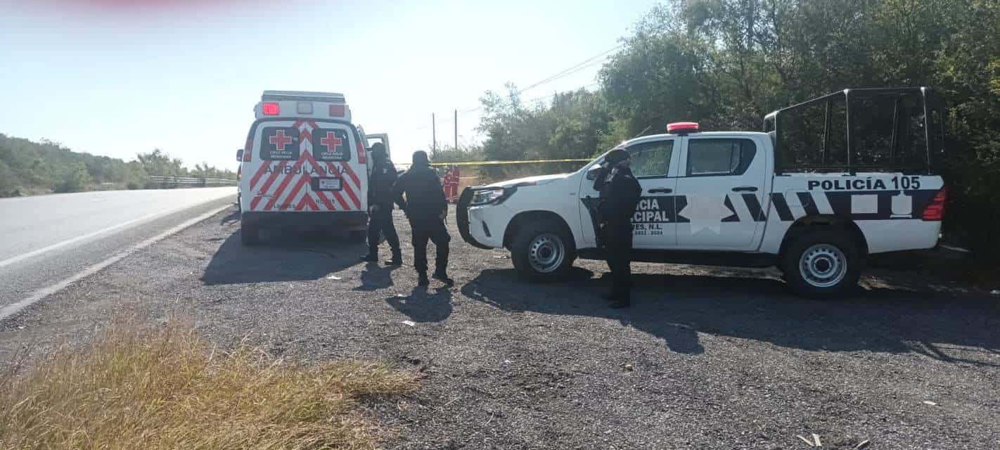 La mujer que fue encontrada asesinada a un costado de la Carretera Nacional en el municipio de Linares, fue identificada por sus familiares en el anfiteatro del Hospital Universitario.