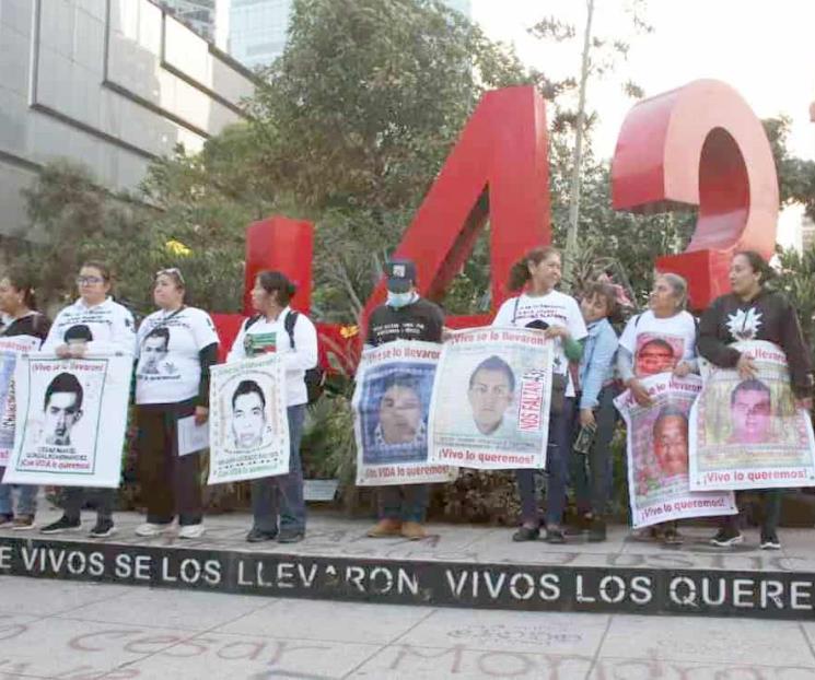 Encabezan padres de los 43 primera reunión con Sheinbaum