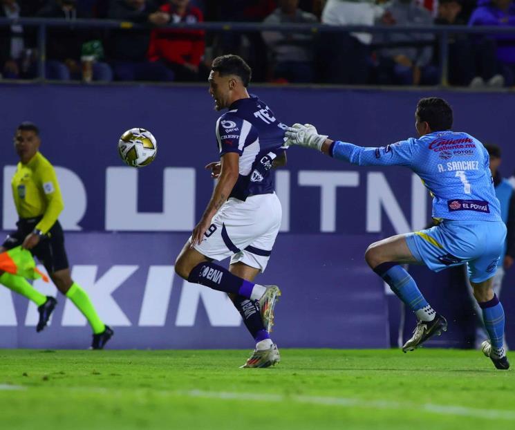 Que sí era penal sobre Lucas Ocampos en ida ante San Luis