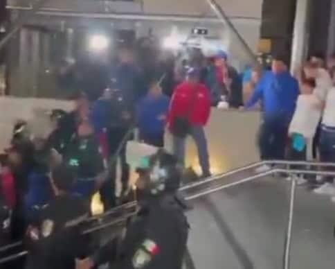 Les llevan serenata a los jugadores del Cruz Azul