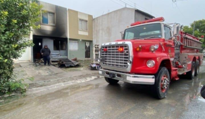 Incendio deja a tres menores y mamá intoxicados, en El Carmen