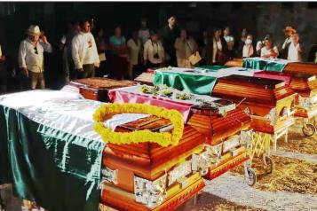 Entregan restos de v&iacute;ctimas de la &acute;Guerra Sucia&acute;