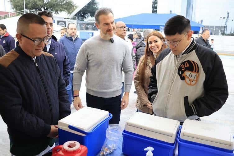 Realizan jornada de vacunación