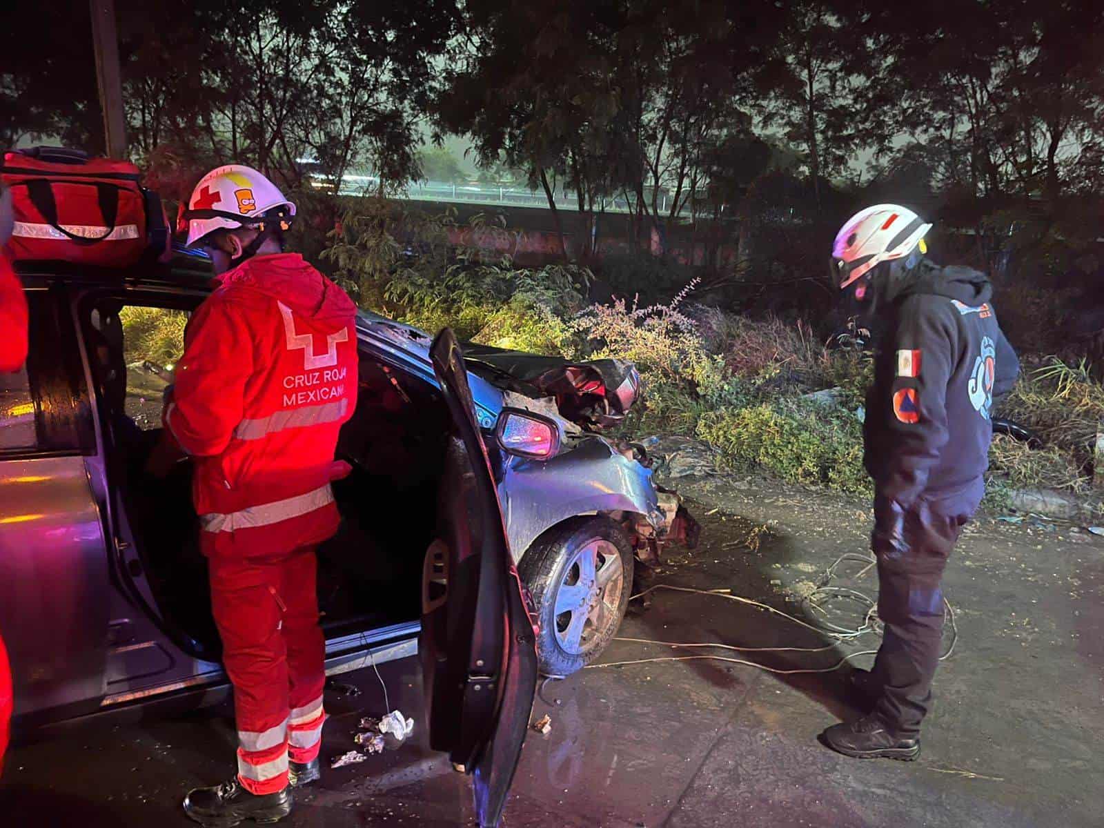 Un saldo de dos lesionados, dejó un accidente vial entre dos vehículos, la madrugada de ayer en la Autopista a Reynosa, municipio de Guadalupe.