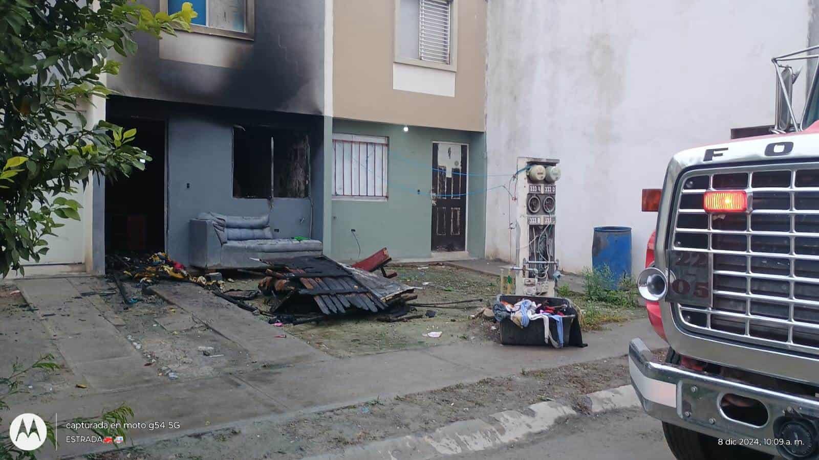 Tres menores y su mamá resultaron intoxicados tras registrarse un incendio en su domicilio, en el municipio de El Carmen.