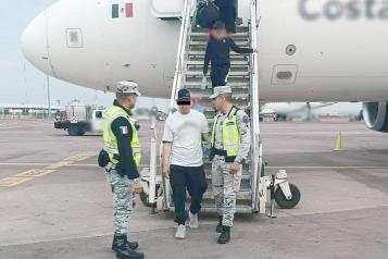 Intenta sujeto secuestrar avi&oacute;n en pleno vuelo