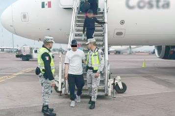 Detienen a pasajero tras intentar desviar un avi&oacute;n