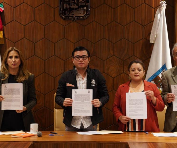 Firma Juárez convenio de becas con 50 instituciones