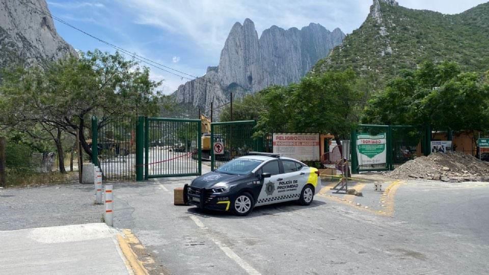 Mantienen cerrado acceso a la Huasteca