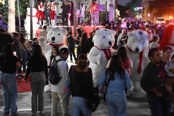 Invita municipio regio a disfrutar de los espectáculos navideños